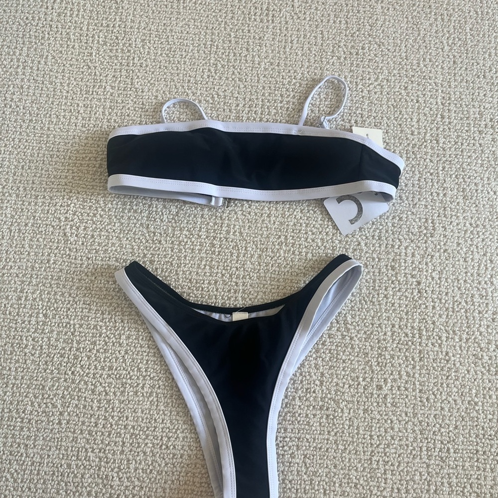 Commense Black and White Bikini size small